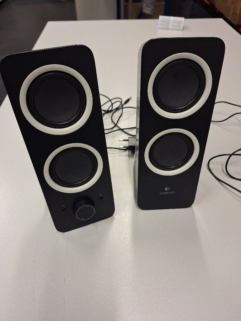 Logitech Z200 multimedia speaker, Computers en Software, Ophalen of Verzenden, Zo goed als nieuw, Audiokanaal 2, Logitech