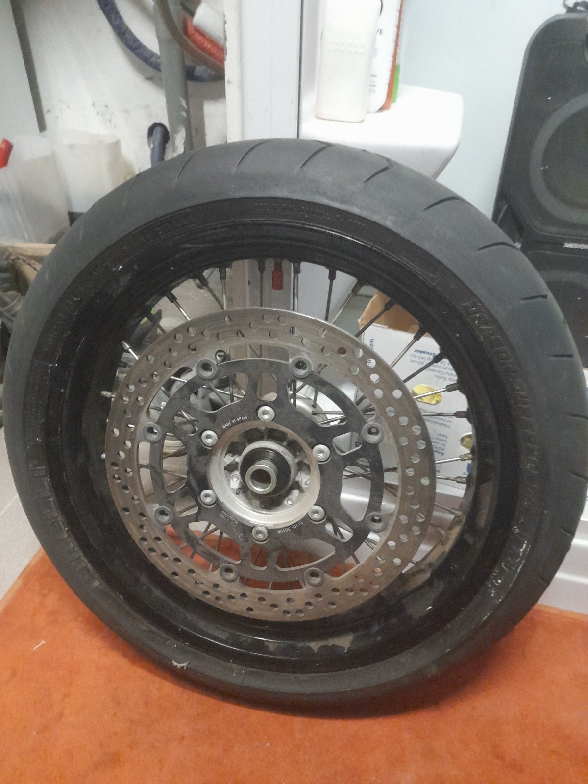 Supermotard velgen, Motoren, Ophalen