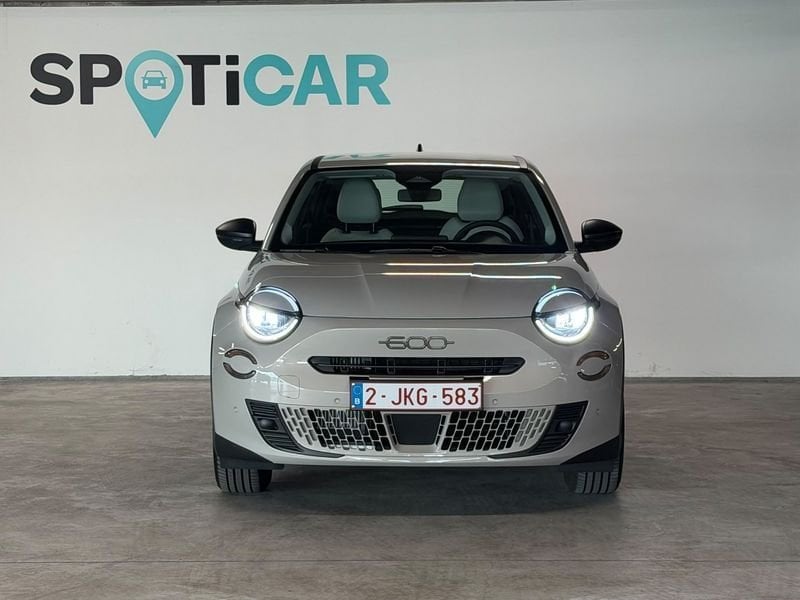 Fiat 600 1.2 Hybrid 110cv DCT Business Edition, Auto's, Stof, Gebruikt, 1199 cc, 109 g/km
