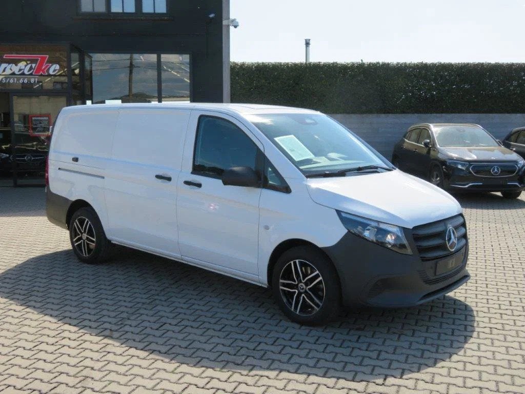 Mercedes-Benz Vito 116 cdi L2 Nieuw Model (bj 2024), Auto's, Bestelwagens en Lichte vracht, Automaat, Stof, Gebruikt, Zwart
