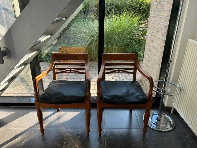 2 teakhouten stoelen, Huis en Inrichting, Stoelen, Twee, Bruin, Zo goed als nieuw, Hout