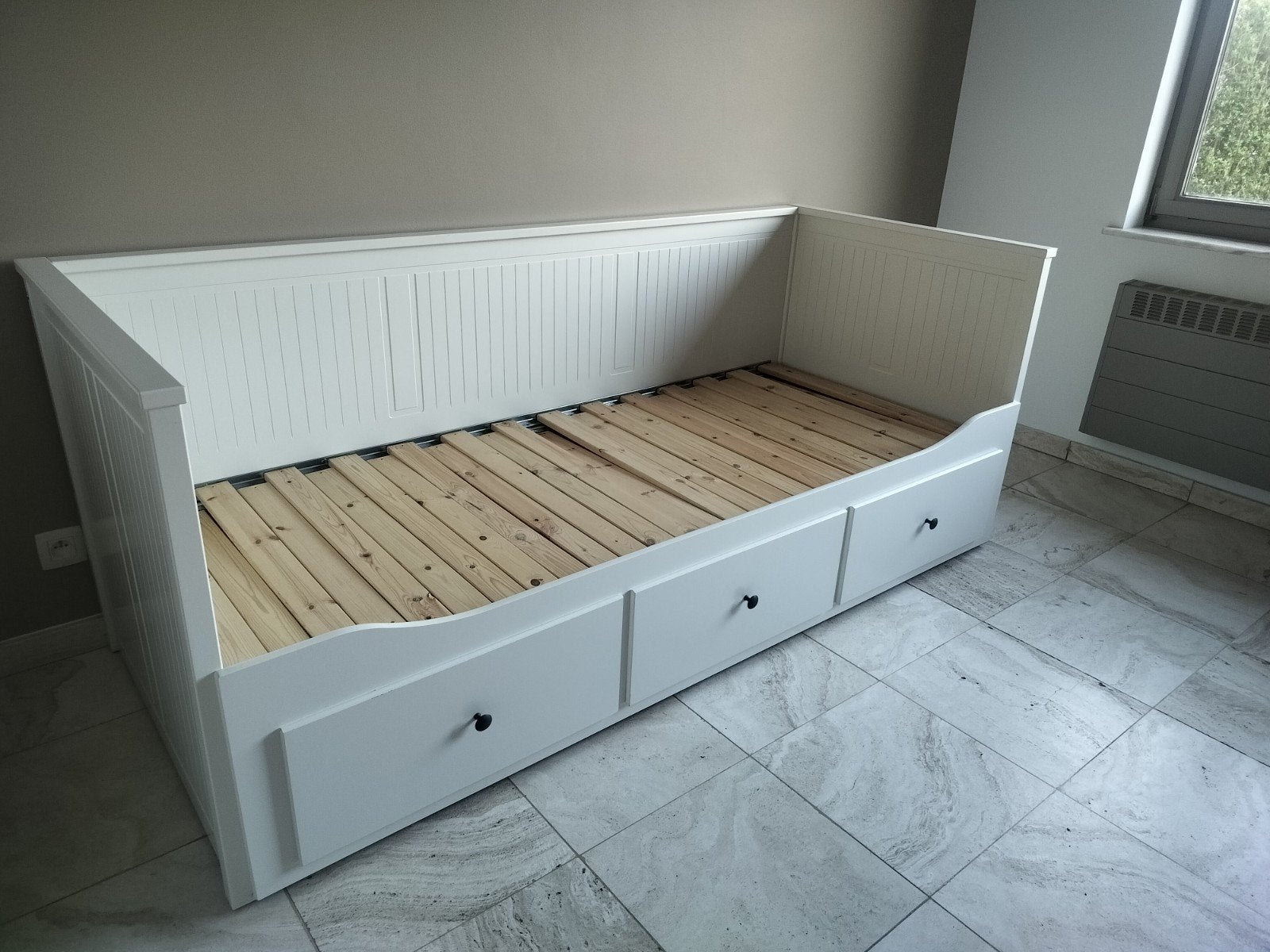 Hemnes bed met matrassen 160 x 200 cm, Huis en Inrichting, Slaapkamer | Bedden, Ophalen, 200 cm, 160 cm