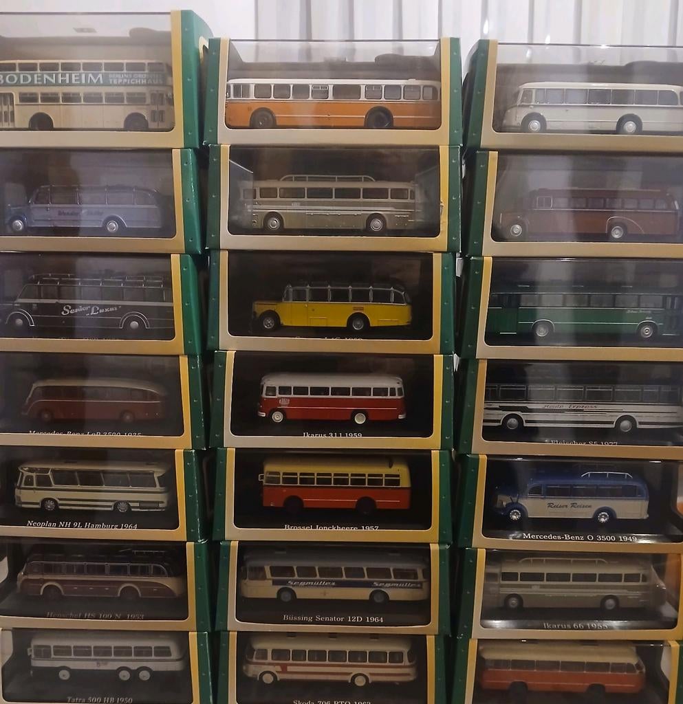 21 autobussen schaal 1:72, Ophalen of Verzenden
