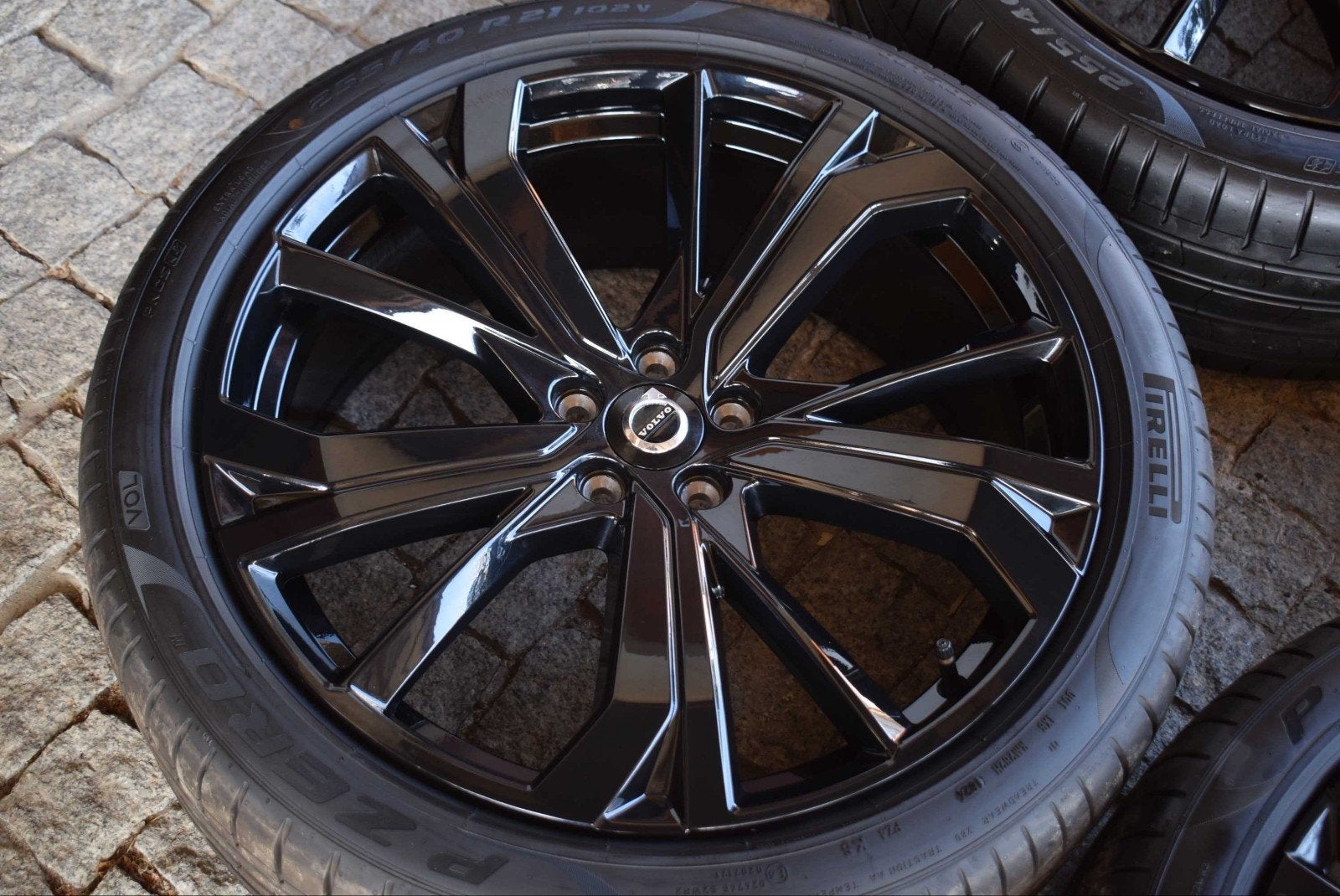 Jantes Volvo XC60 21 pouces original BLACK EDITION, Autos : Pièces & Accessoires, Pneus & Jantes, Neuf, Pneus et Jantes, 255 mm