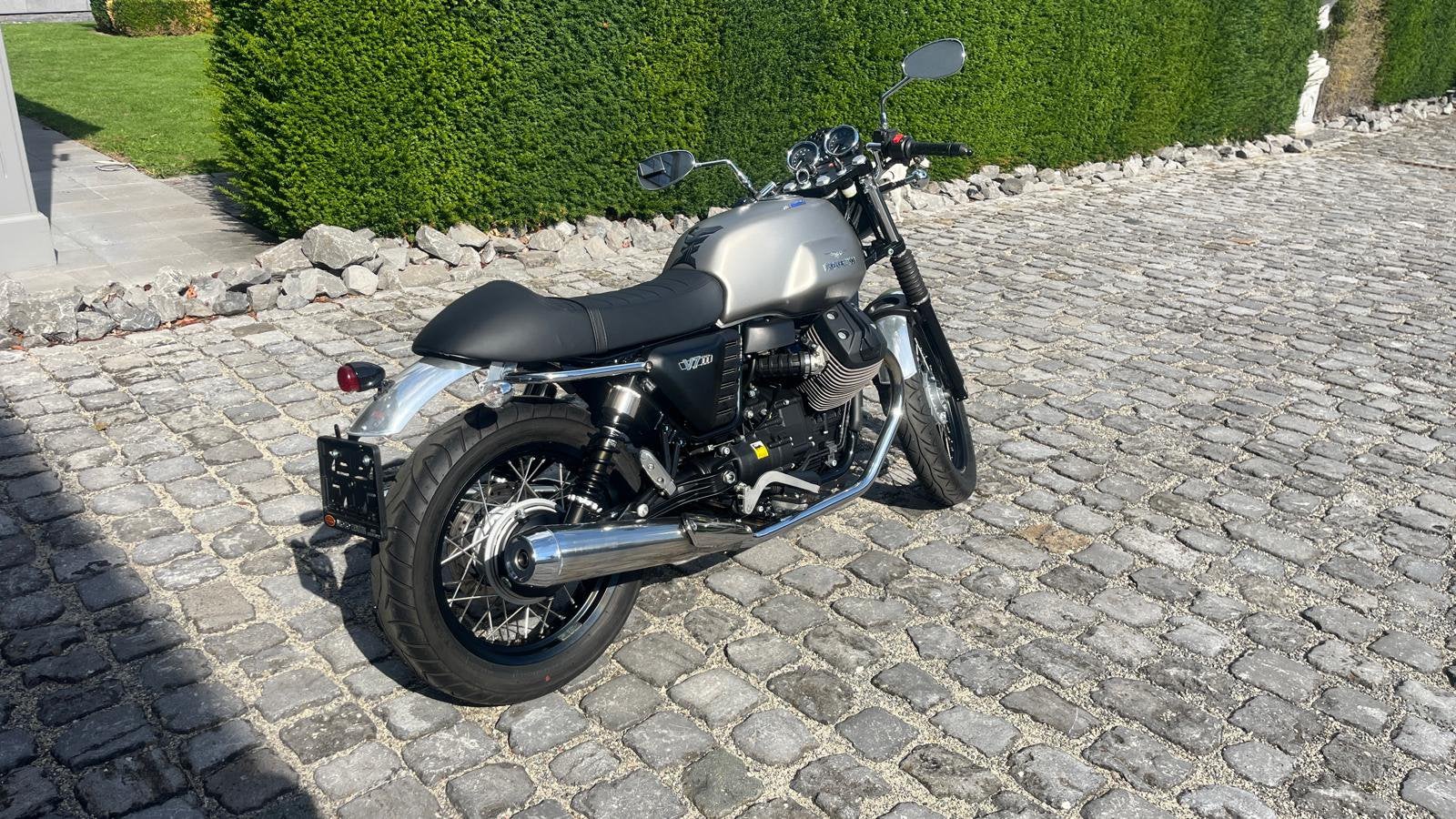 Moto Guzzi V7, Particulier, Sport