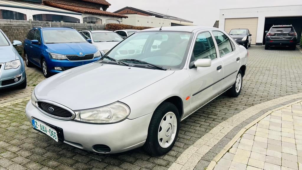 Ford Mondeo 1.8i BENZINE * AUTOMAAT * GEKEURD VR VERKOOP, Auto's, Automaat, Mondeo, Bedrijf, Berline