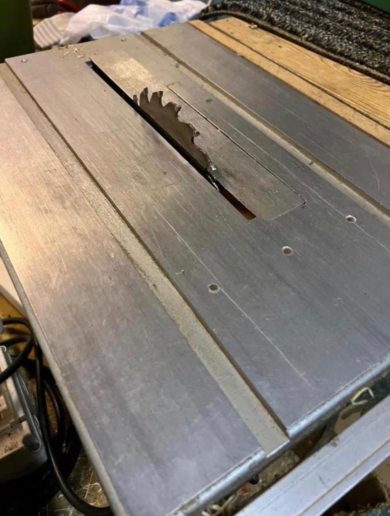 Tafelzaag, 600 à 1200 watts, 70 mm ou plus, Enlèvement, Utilisé