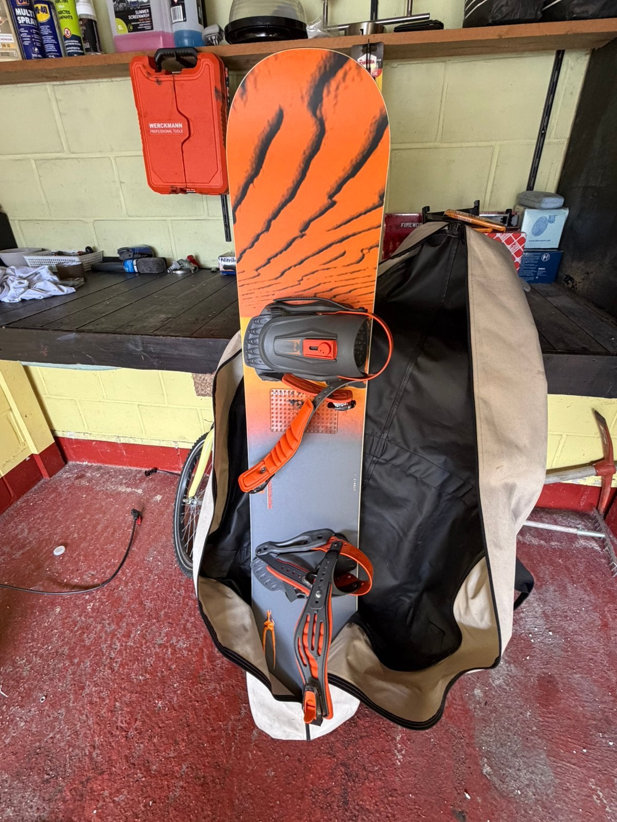 Rossignol Nomad Snowboard 166 cm, Sports & Fitness, Enlèvement, Comme neuf, Fixations