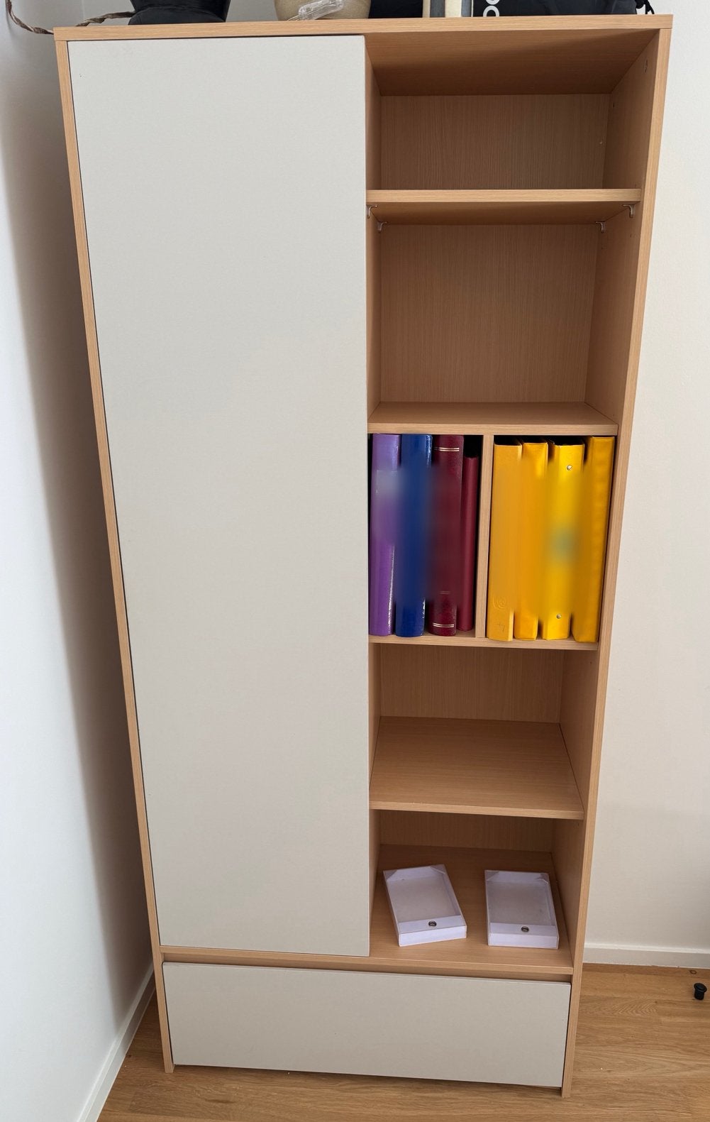 Moderne opbergkast /boekenkast – Licht eiken met deur & lade, Huis en Inrichting, Ophalen, Zo goed als nieuw