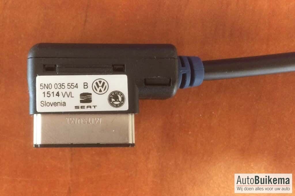 Originele Audi VW Seat Skoda Ipod  Ipad en Iphone 4 adapter, Neuf, -, -, -