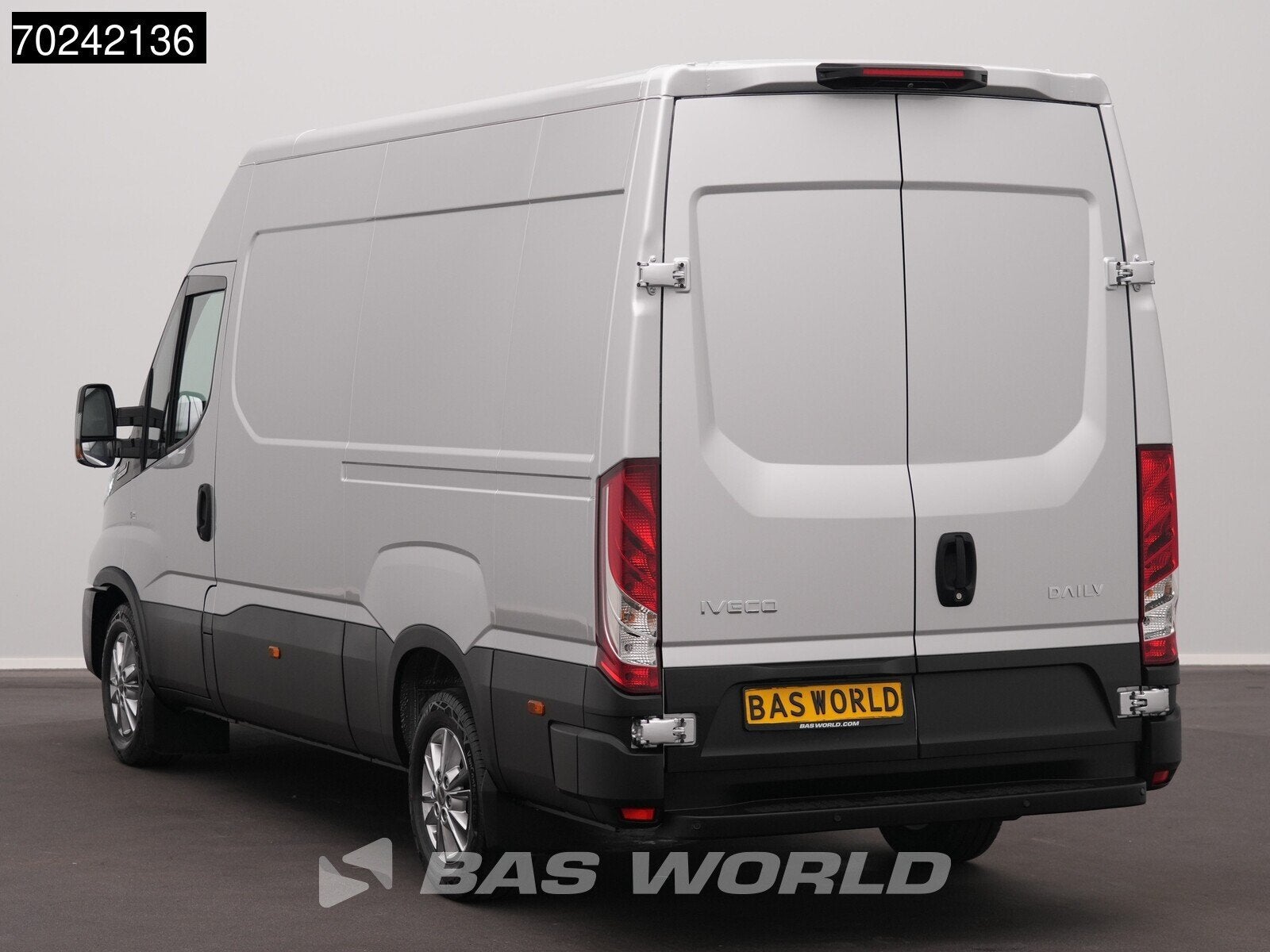 Iveco Daily 35S21 BPM VRIJ! 3.0L Automaat L2H2 210PK 2025-Mo, Auto's, Euro 6, 4 cilinders, Iveco, Bedrijf