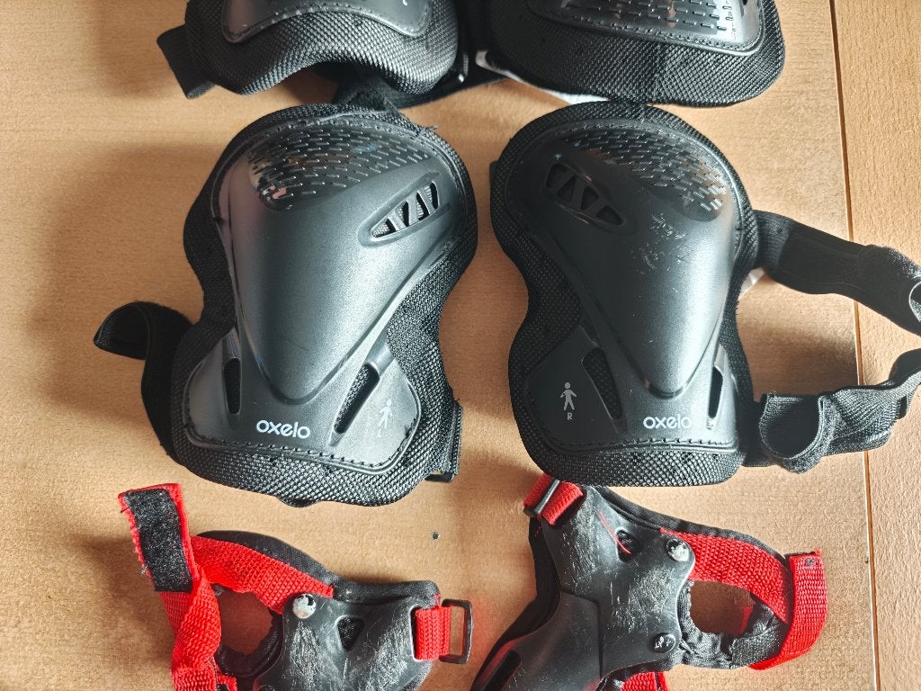 Lot de protections roller / skate / trottinette, Sports & Fitness, Enlèvement, Utilisé, Protection