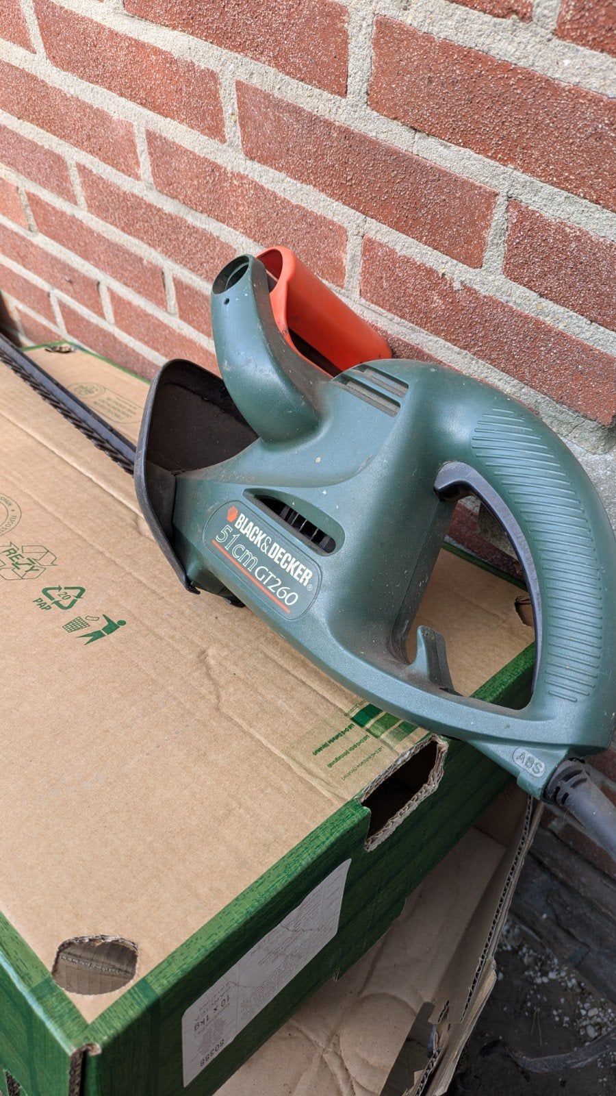 Heggenschaar Black& Decker, Ophalen