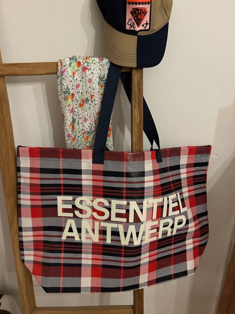 ESSENTIEL ANTWERP - plastic shopper, Bijoux, Sacs & Beauté, Enlèvement ou Envoi, Neuf, Autres couleurs, Shopper