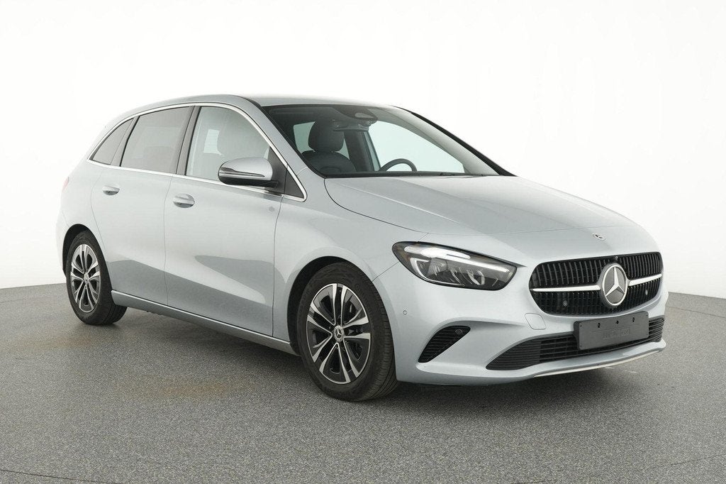 Mercedes-Benz B-klasse 180 D Business Line | Smartphone Inte, 745 kg, Gebruikt, Zwart, 4 cilinders