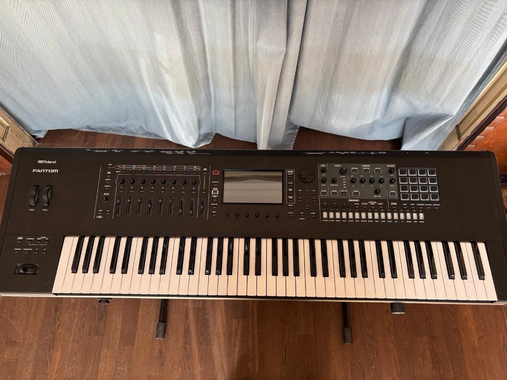 Roland Fantom 8, Musique & Instruments, Claviers, Comme neuf, Roland, Sensitif, Connexion MIDI, Enlèvement