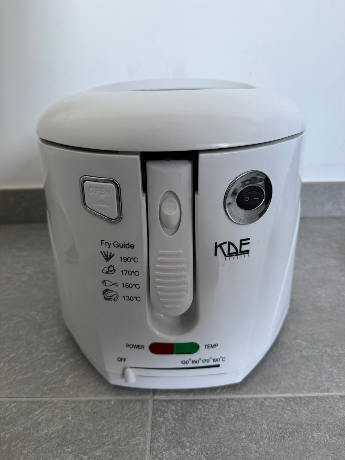 Gloednieuwe Friteuse, nooit gebruikt., Elektronische apparatuur, Frituurpannen, 2 tot 3 liter, Ophalen of Verzenden, Nieuw, Uitneembare binnenpan