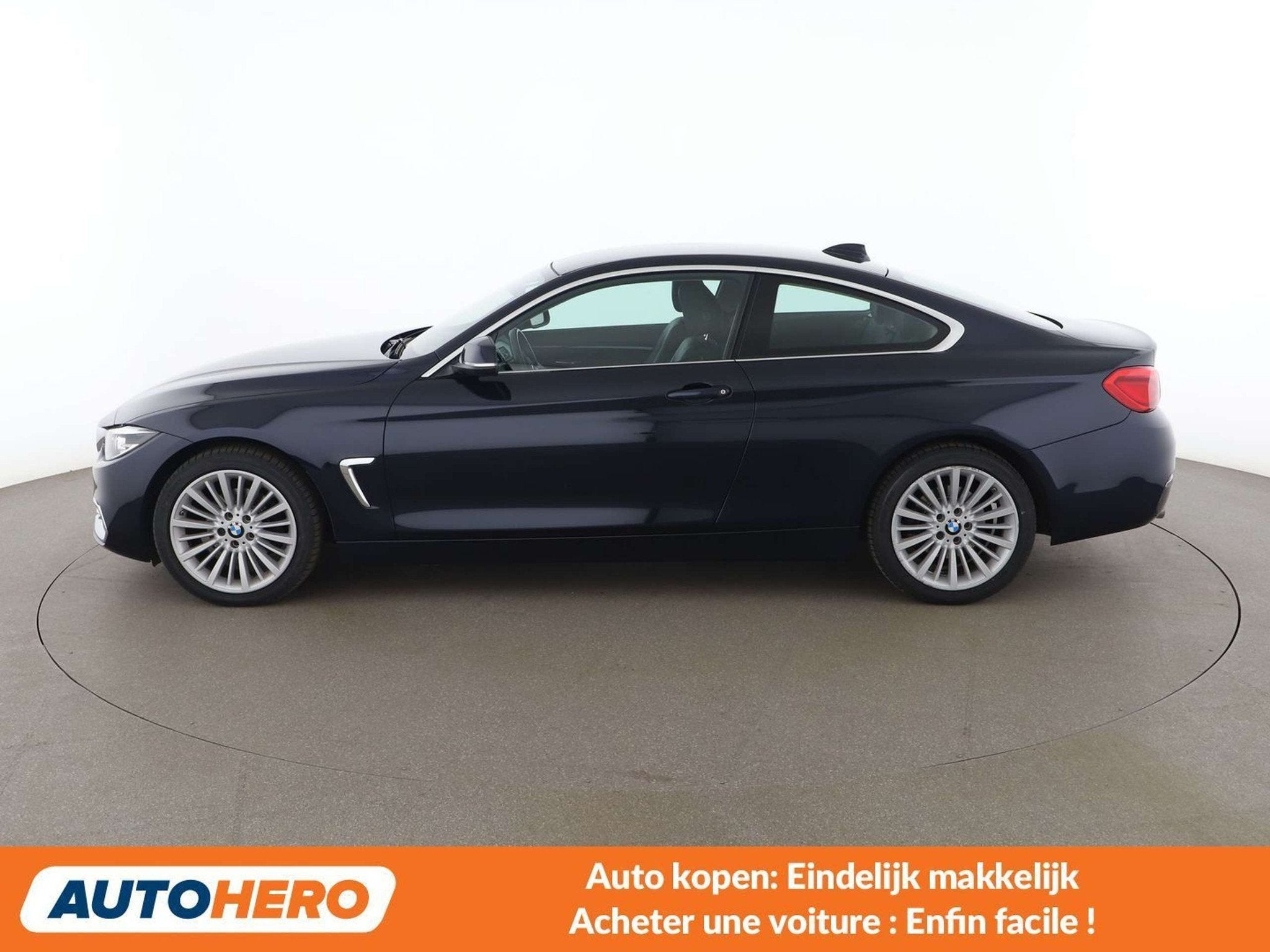 BMW 4 Serie 420 420i xDrive Luxury Line (automatique), Autos, BMW, Cuir, Achat, 1645 kg, Noir