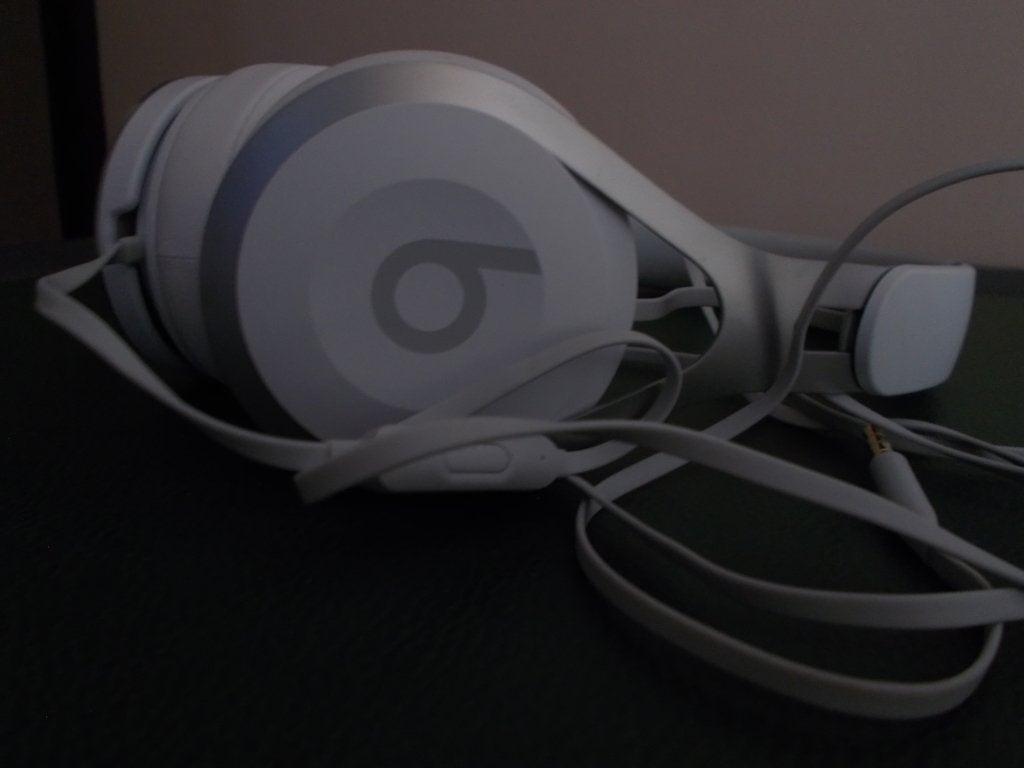 NIEUW Beats on-ear hoofdtelefoon bedrading 1m20 wit, TV, Hi-fi & Vidéo, Casques audio, Neuf, Blanc, Beats, Réduction de bruit