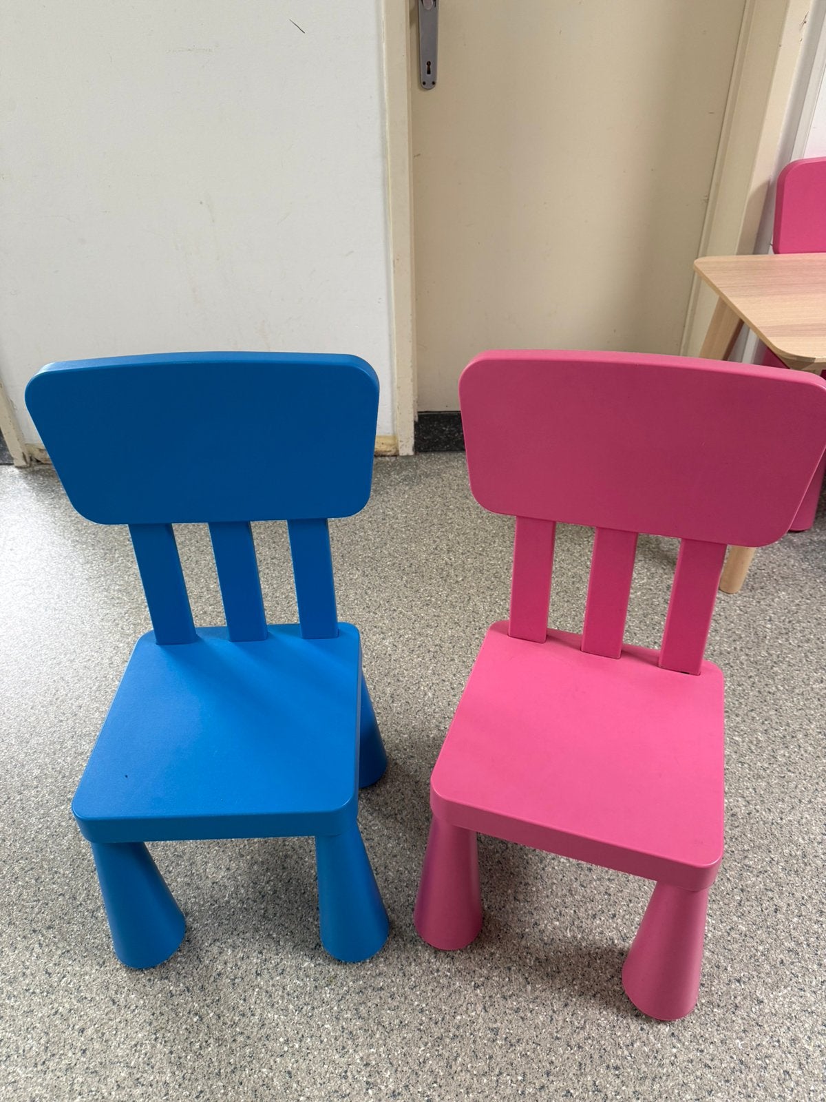 Ikea stoeltjes, Kinderen en Baby's, Ophalen, Zo goed als nieuw