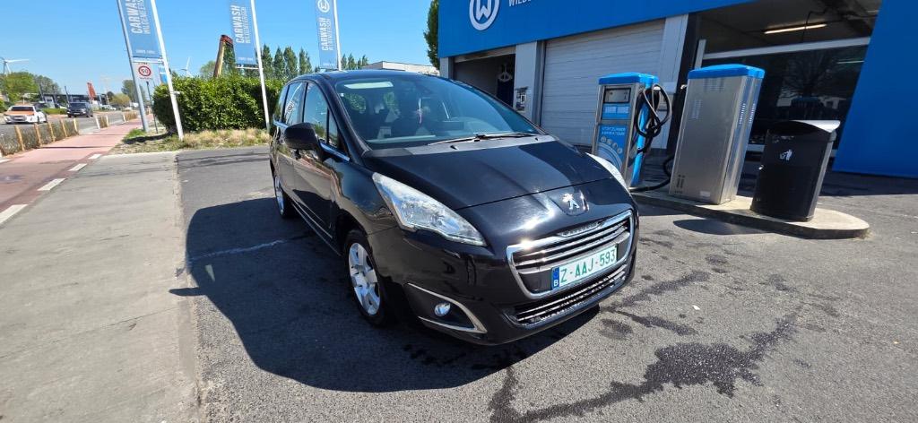 peugeot 5008 1,6 benz met natie en airco wordt gekeurd, Auto's, Voorwielaandrijving, Parkeersensor, 4 cilinders, Zwart