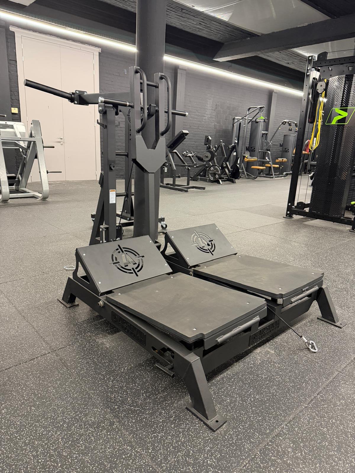 Arsenal belt squat, Ophalen, Nieuw