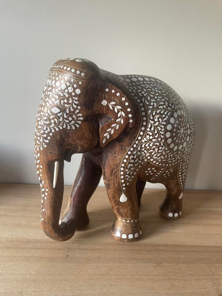 Eléphant sculpté à la main, Enlèvement ou Envoi, Utilisé