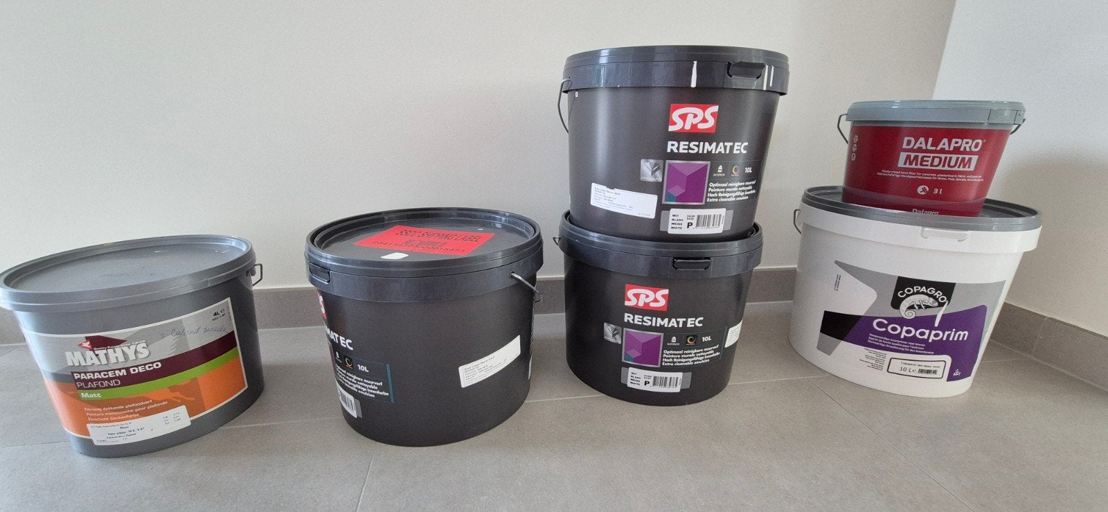 Verf SPS en Mathys, primer, Doe-het-zelf en Bouw, Ophalen, 5 tot 10 liter, Wit, Nieuw