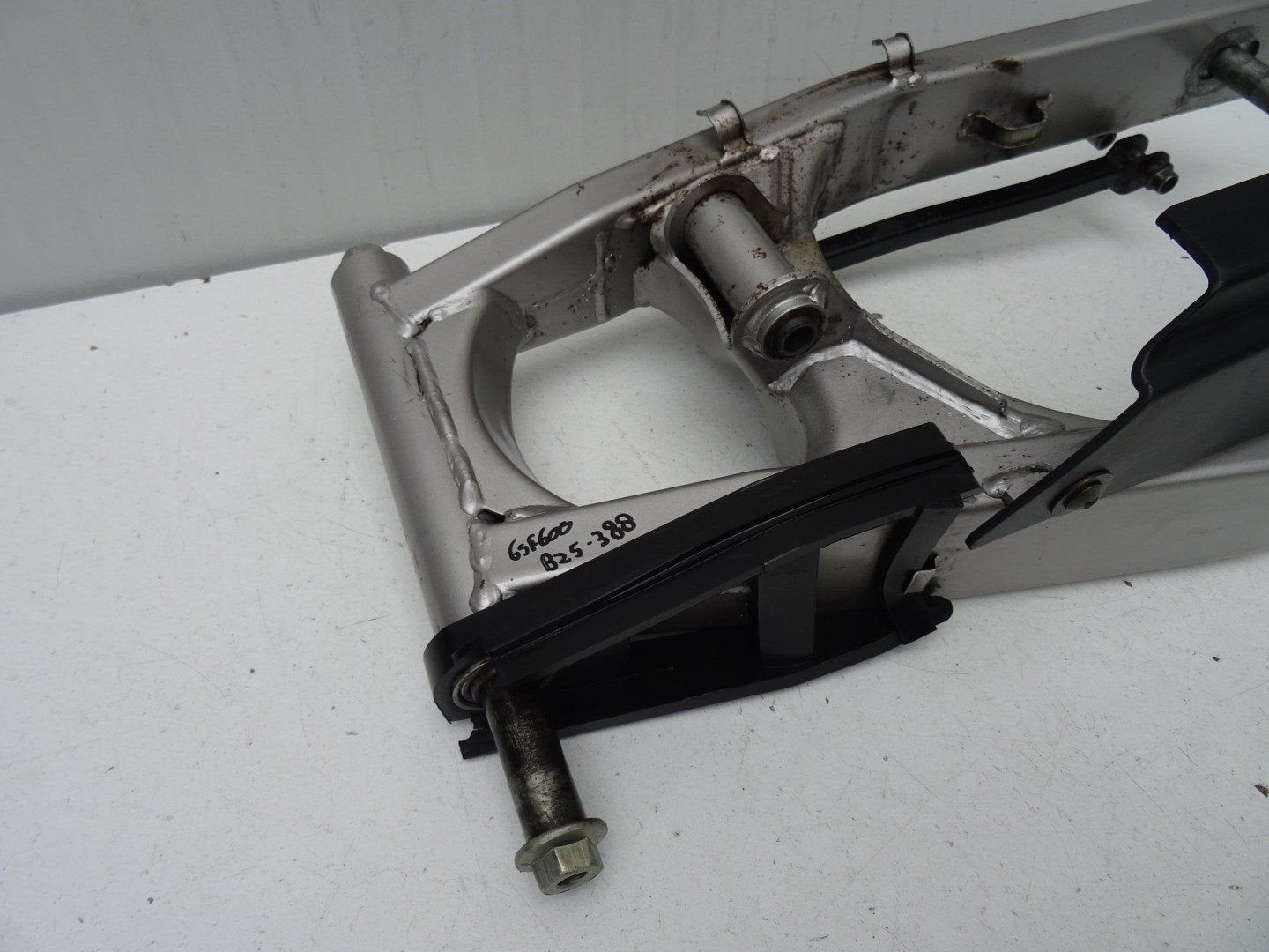Achterbrug / Swingarm Suzuki GSF600 / Bandit 600 1995-1999, Motos, -, Utilisé, -, -