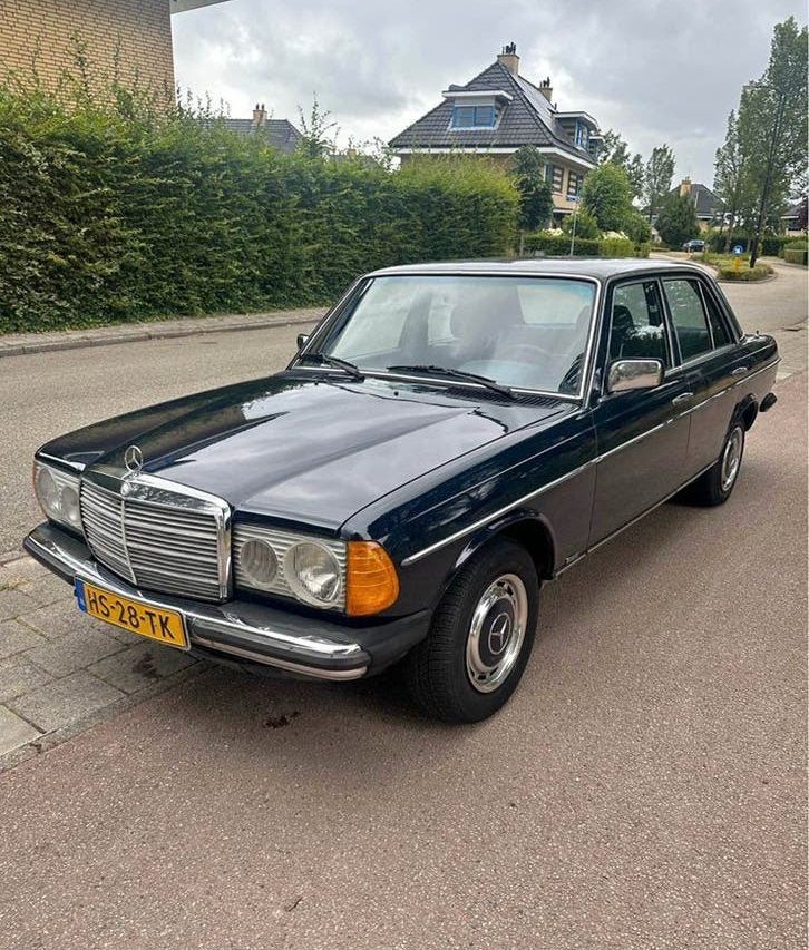 Mercedes 250 w123 AUTOMATIC Oldtimer, Autos, Mercedes-Benz, Achat, Bleu, Berline, Automatique