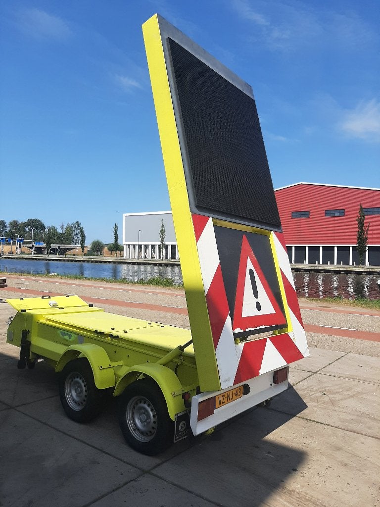 pijlwagen,actiewagen,signalering ahw. merk trias,hatz motor, Enlèvement, Utilisé