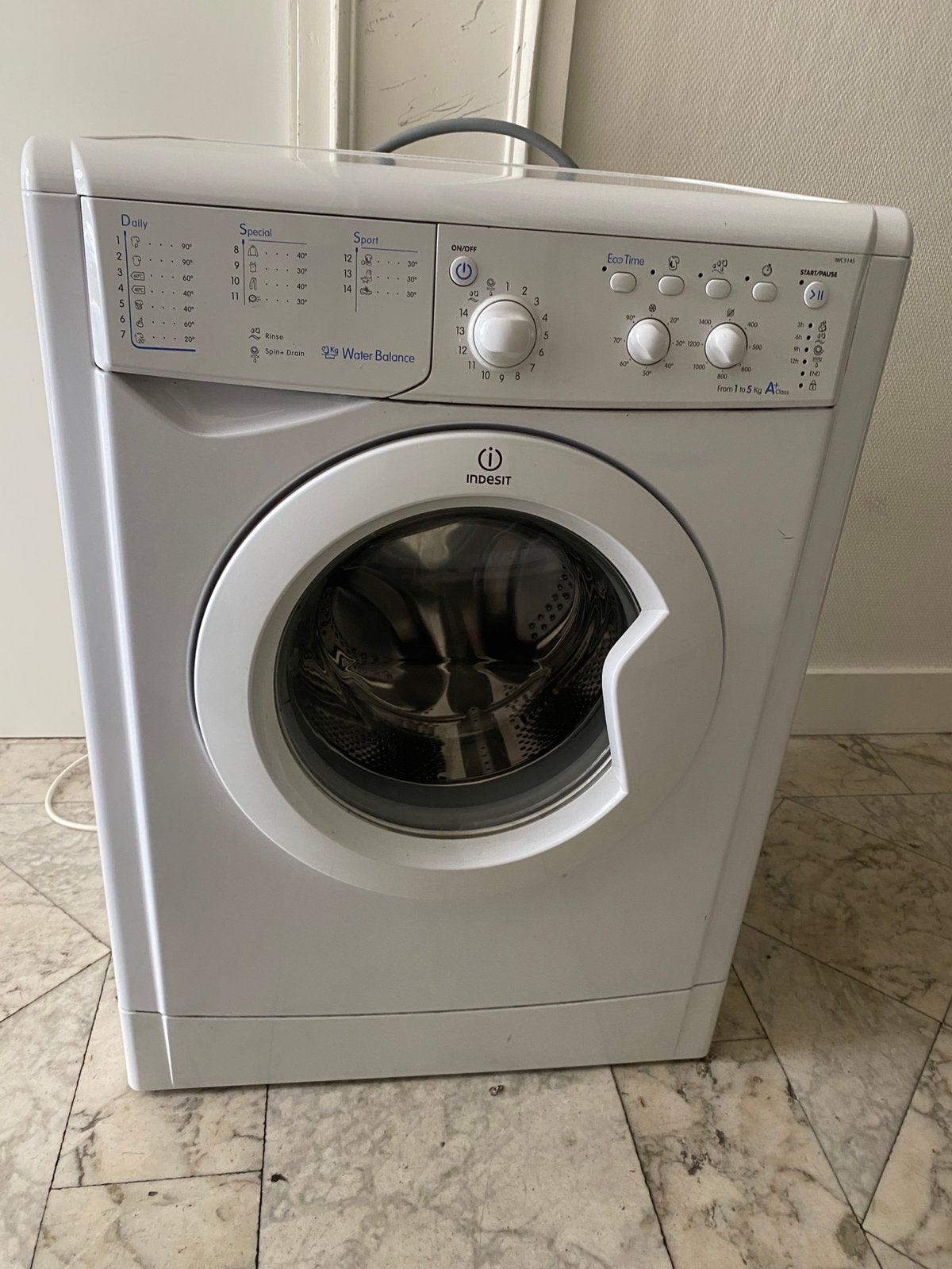Indesit IWC5145 wasmachine, Elektronische apparatuur, Ophalen, 1200 tot 1600 toeren, Gebruikt, 4 tot 6 kg