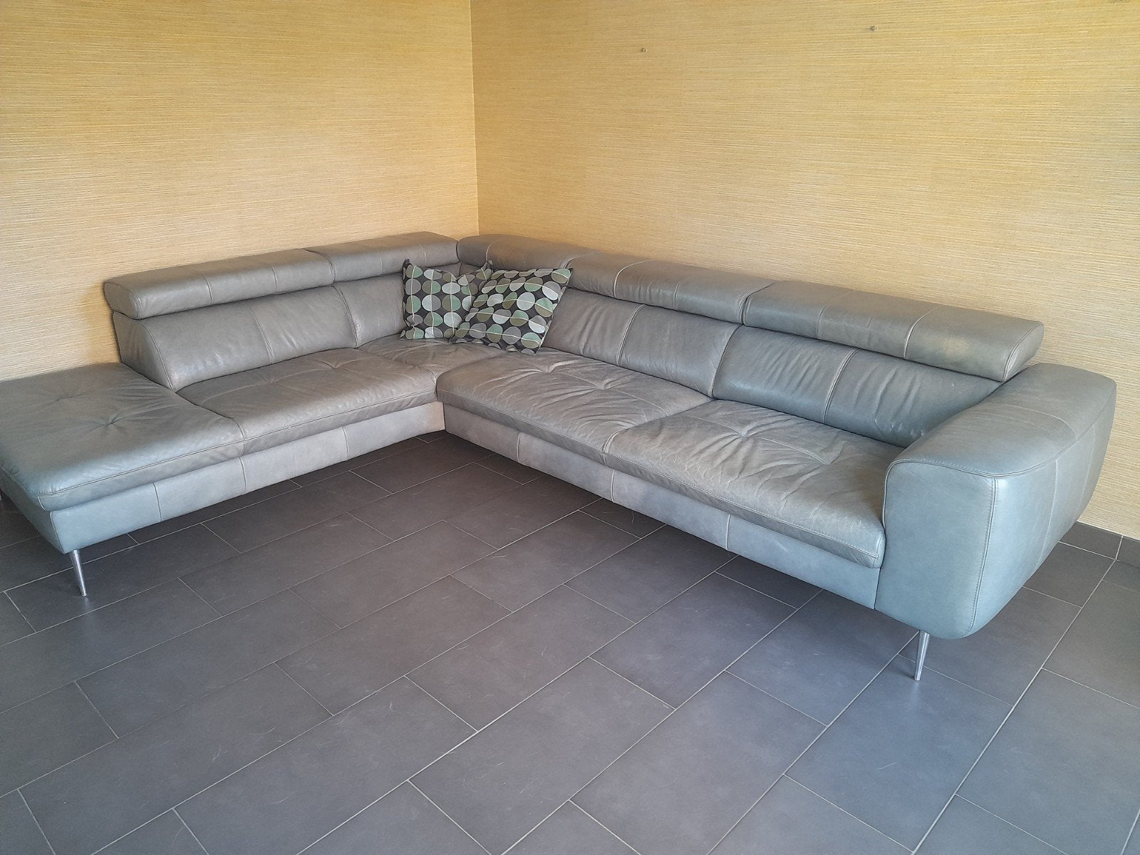 In het oog springende hoekzetel, Huis en Inrichting, Ophalen, Gebruikt, Leer