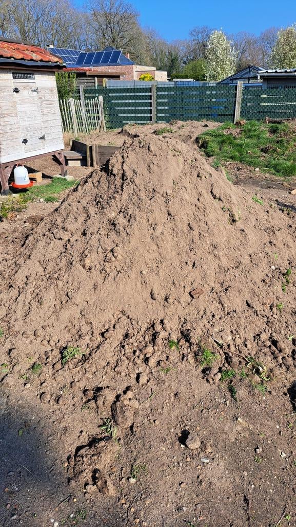 Gratis zwarte grond, Ophalen