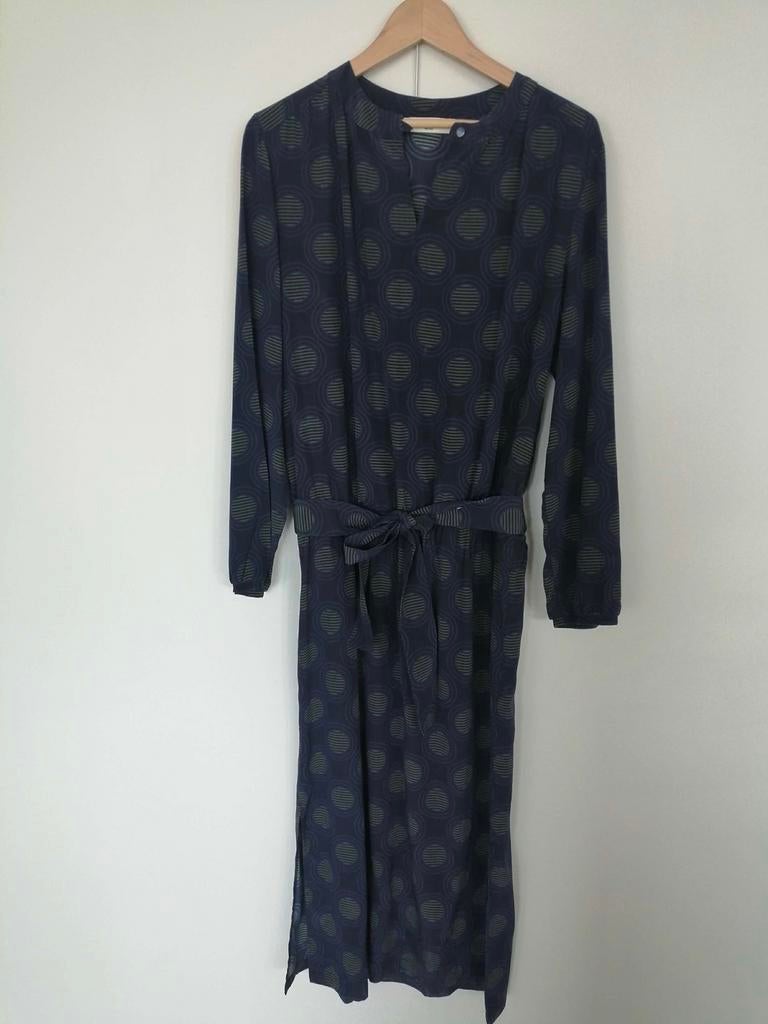 Zijden kleed Mooiloop, maat 36/38, in perfecte staat, Taille 38/40 (M), Enlèvement ou Envoi, Comme neuf, Bleu