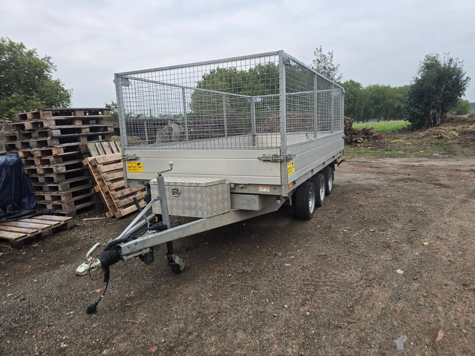 saris aanhangwagen 3500kg 4m2m met loofnetten, Auto diversen, Ophalen