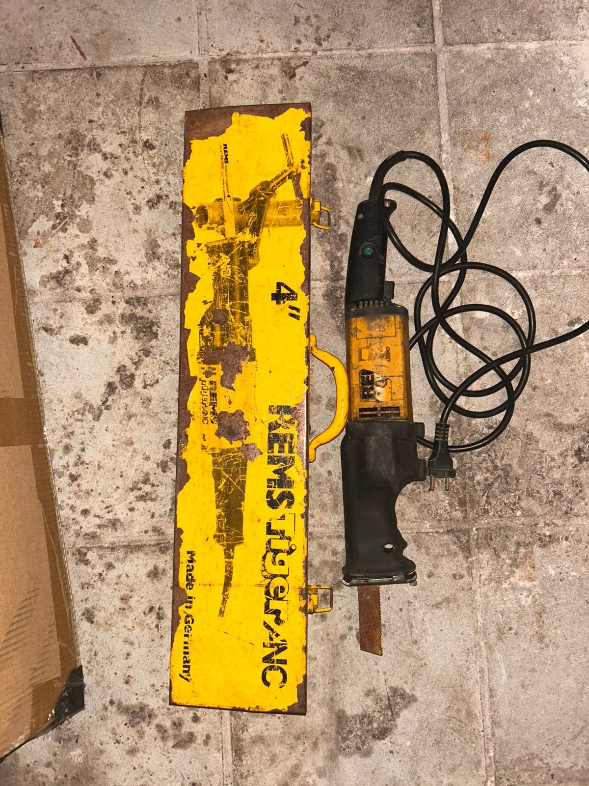 Rems scie tiger 2x, Enlèvement
