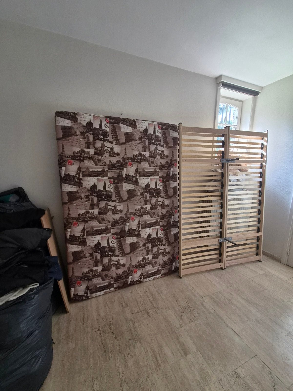 Matras en boxspring 140 van de 200, Huis en Inrichting, Woonaccessoires | Kamerschermen, Ophalen