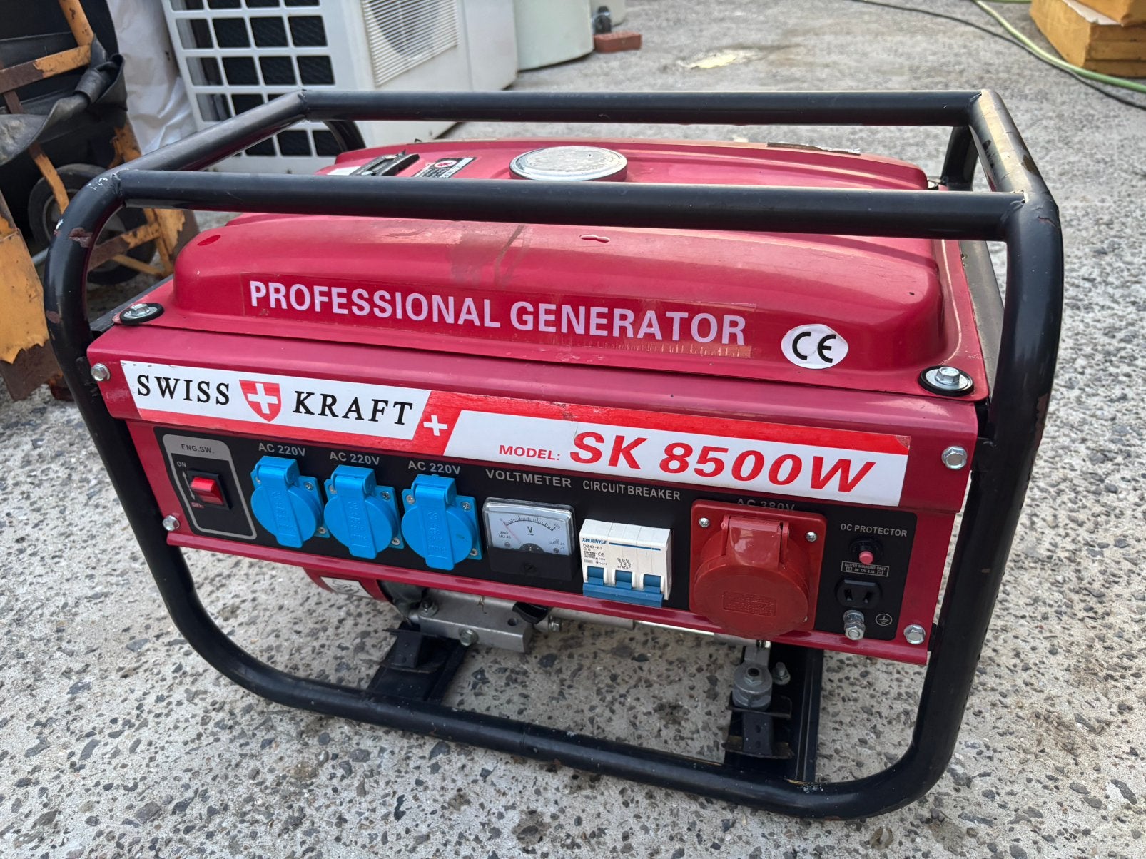 Generator Swiss Kraft SK8500W - Stroomgroep 230V / 400V, Ophalen, Gebruikt, Minder dan 5 kVA, Benzine