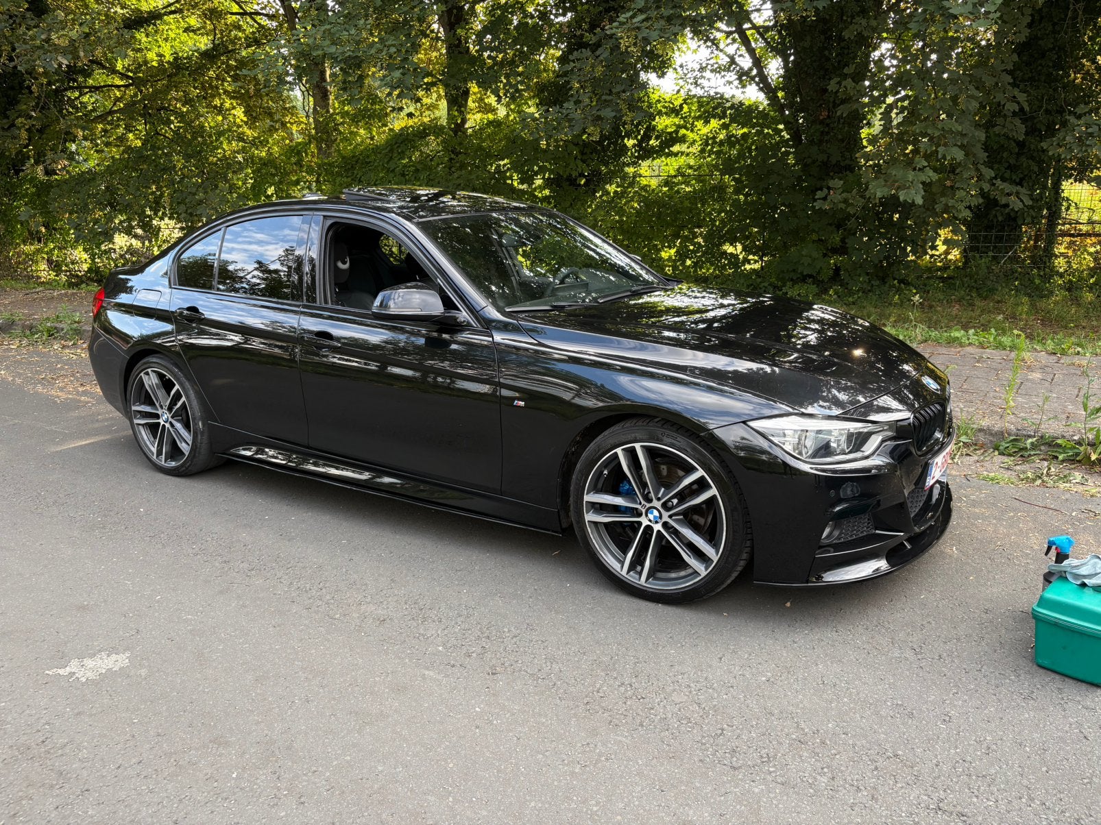 BMW f30 318D phase 2 de 2L 150ch 2016 eur6b  b47 boite auto, Auto's, Automaat, 4 deurs, Zwart, Leder