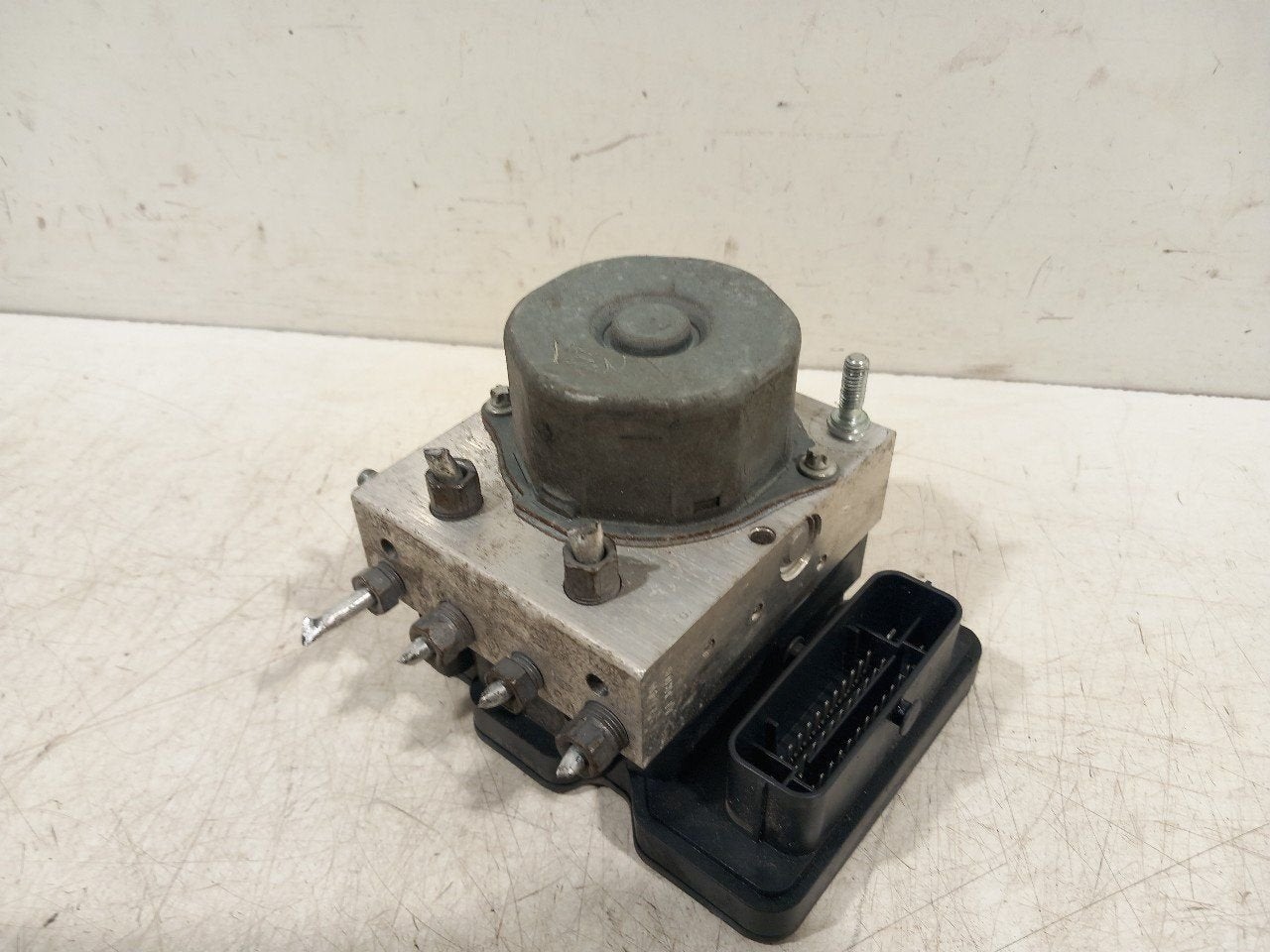 Abs pomp Renault Zoé, Onderdelen@venauto.nl, Van der Ven Autorecycling B.V., Ettenseweg 76, 4706 PB Roosendaal, The Netherlands