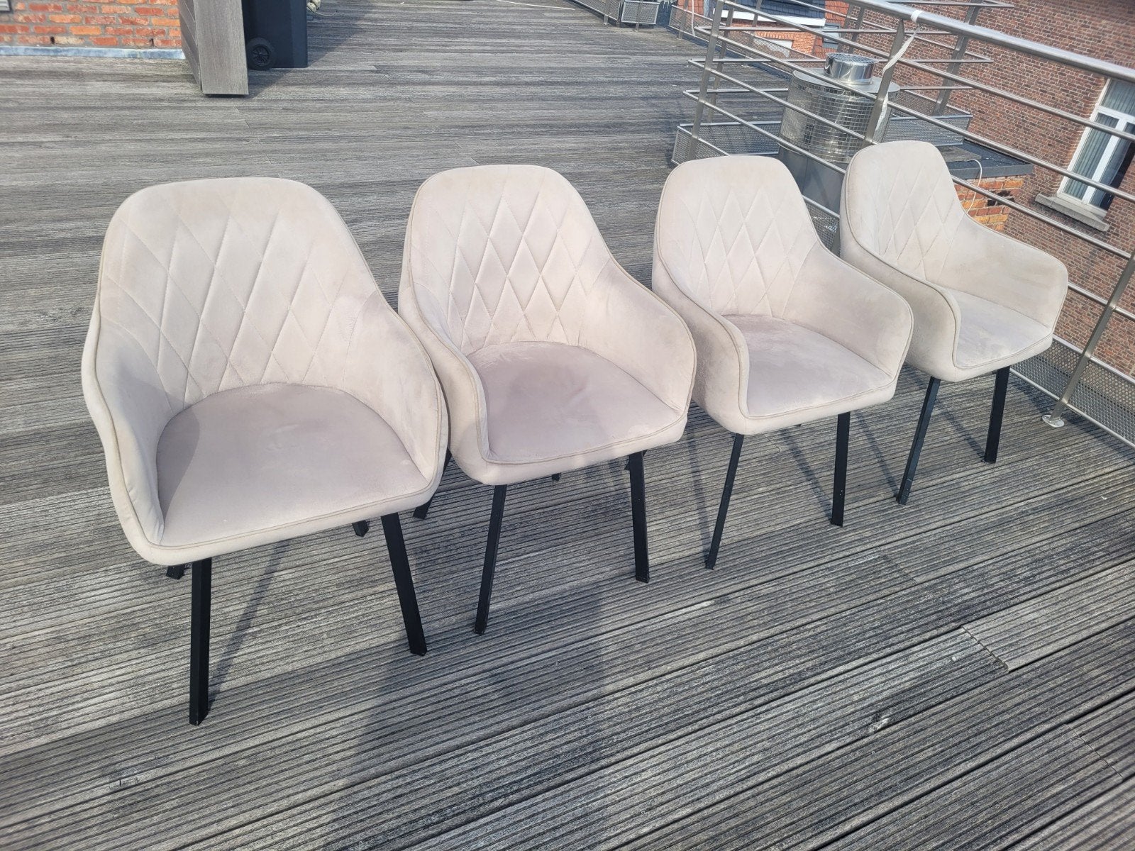 4 mooie beige stoelen. €35 per stuk, Huis en Inrichting, Ophalen, Gebruikt, Overige kleuren, Kunststof