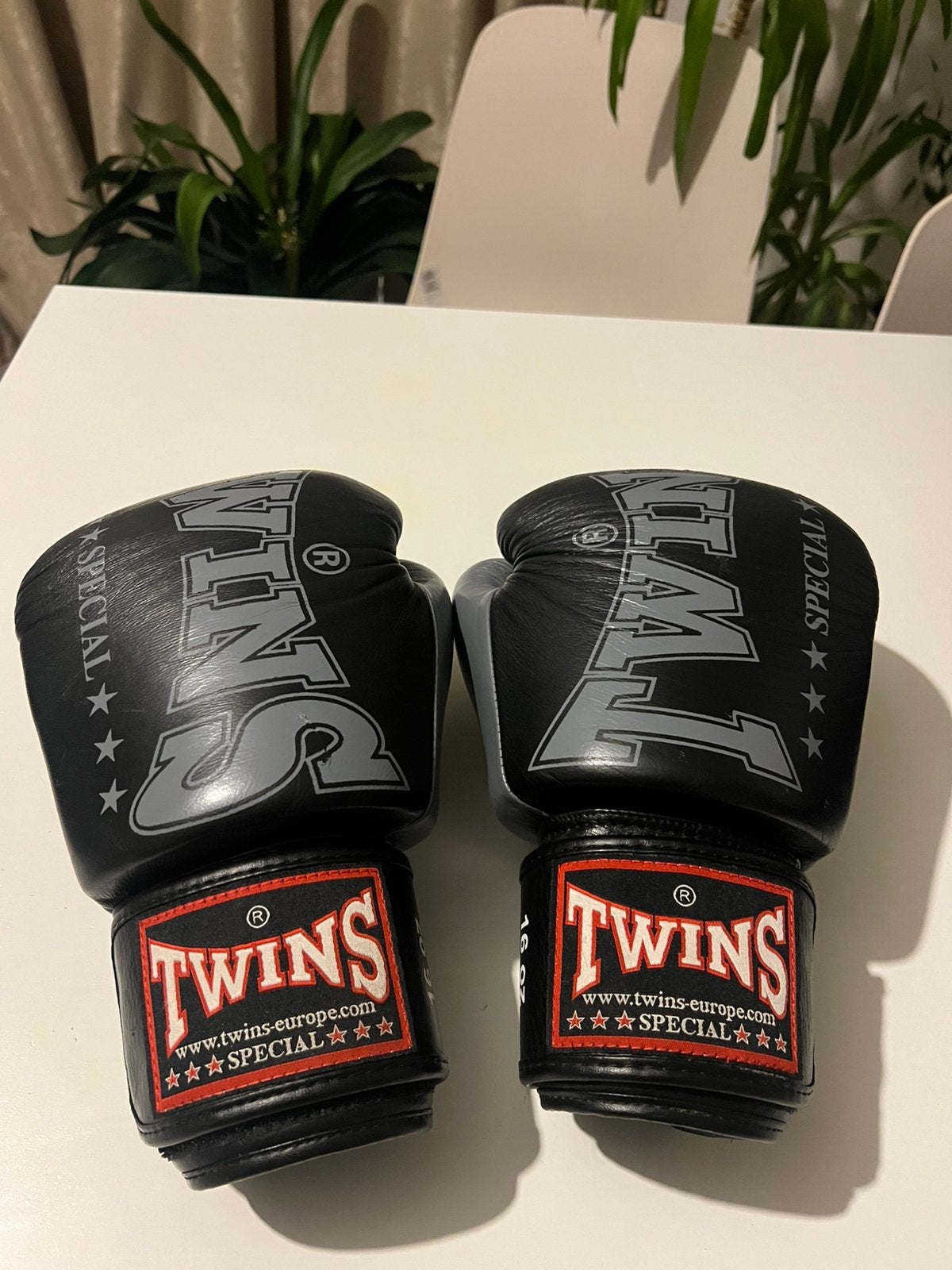 Gants de boxe Twins 16 oz, Enlèvement ou Envoi, Comme neuf