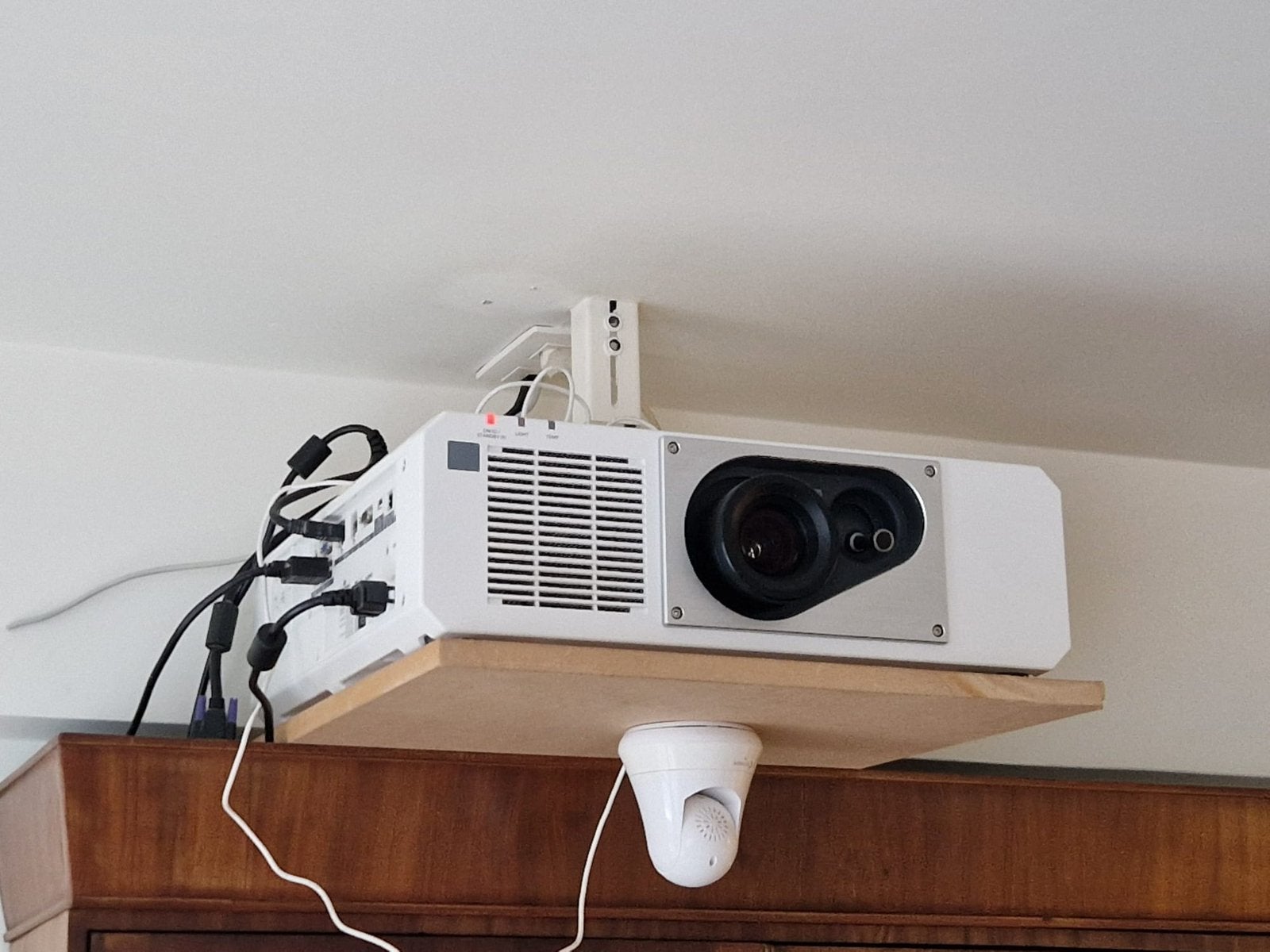 Projecteur Panasonic PT-FRQ60 4K 6000 lumens, Panasonic, LED, Comme neuf, Enlèvement