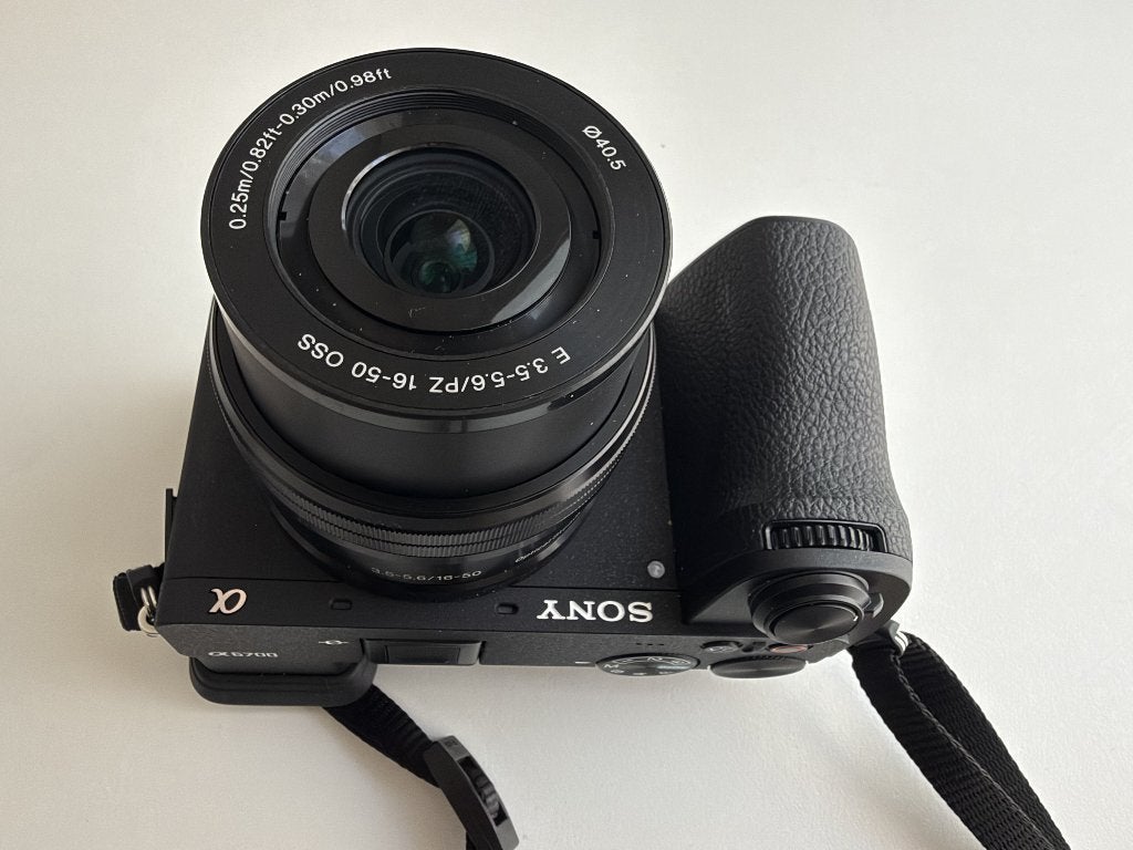 Sony A6700 + E PZ 16-50mm f/3.5-5.6 OSS, TV, Hi-fi & Vidéo, Moins de 4 fois, Comme neuf, Appareil photo hybride, Sony