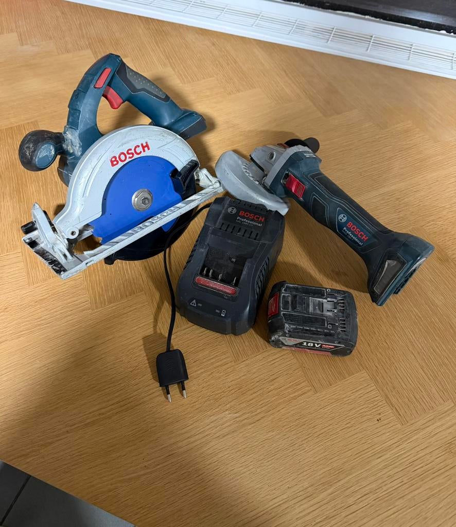 Bosch pro 18v scie circulaire + disqueuse +batterie+chargeur, Enlèvement, Utilisé
