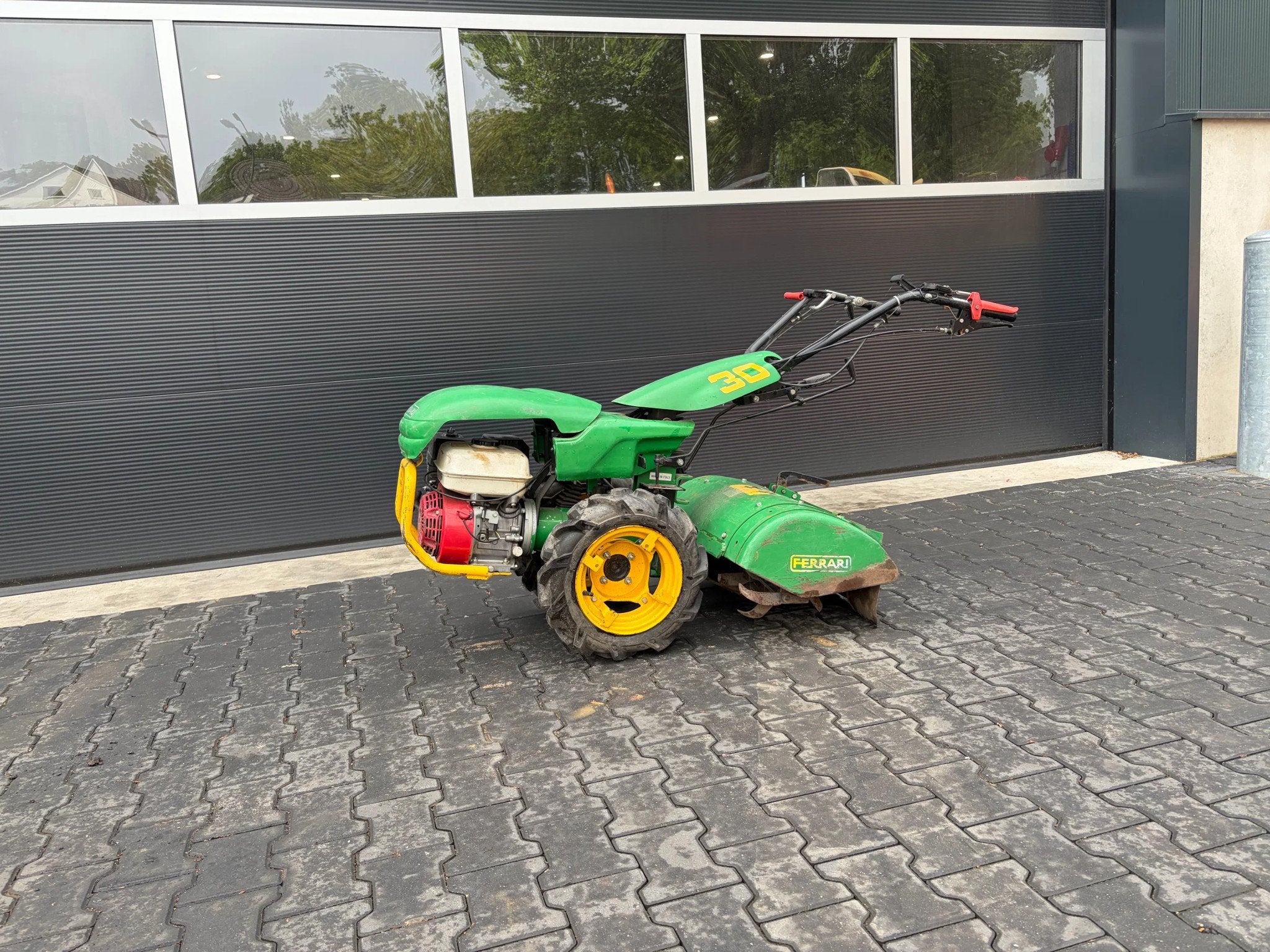 Ferrari MC330 tuinfrees, Articles professionnels, Machines & Construction | Jardin, Parc & Sylviculture, Autres types