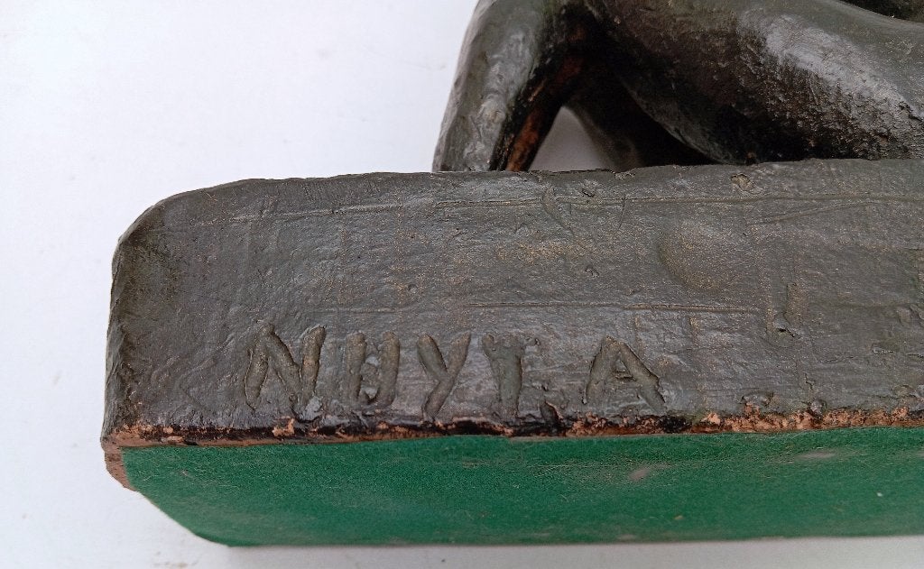 BEELD KUNSTWERK NUYT A ZITTEND NAAKT VROUW, Ophalen of Verzenden, 20 - 50 cm, Overige materialen, Beeld