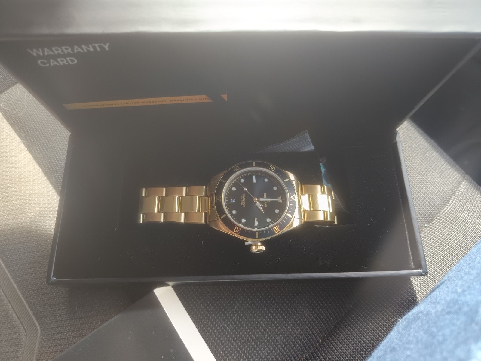 Montre solmani, Enlèvement