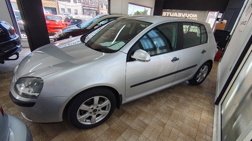 Vw Golf 5 83.067 KM 1.6 FSI ESSENCE 12 mois de Garantie, Autos, Argent ou Gris, Achat, Entreprise, Boîte manuelle